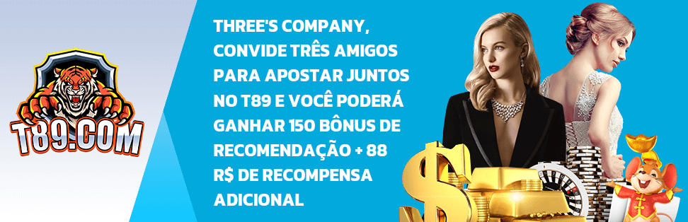 apostador aposta durante o sorteio mega sena